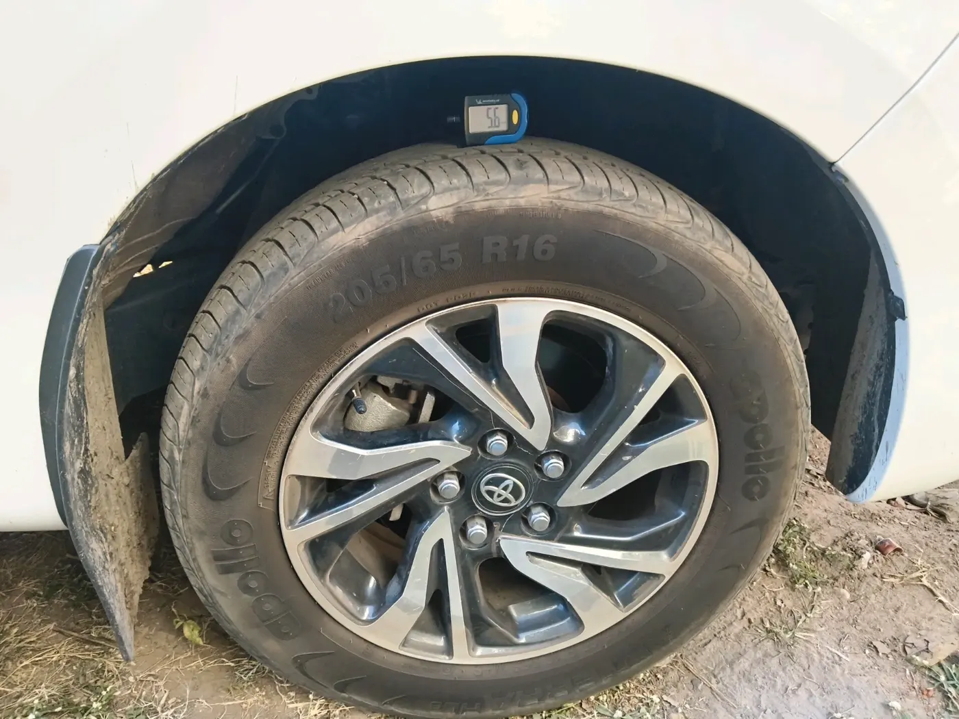 2024 Toyota Innova Crysta GX Plus 8 STR, Diesel, Manual, 12,113 km, tyre