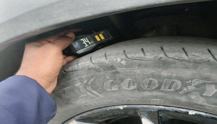 2020 MG HECTOR PLUS SHARP 2.0 DIESEL TURBO MT 6-STR, Diesel, Manual, 1,18,235 km, tyre