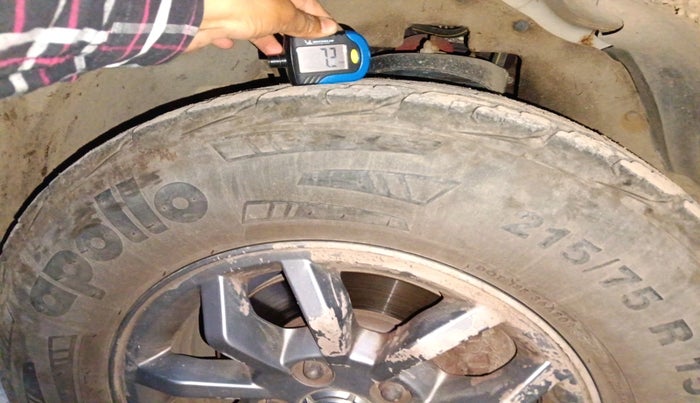 2018 Mahindra TUV300 T10, Diesel, Manual, 1,07,992 km, tyre