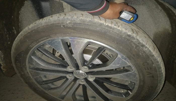 2021 MG HECTOR PLUS SELECT 2.0 DIESEL TURBO MT 7-STR, Diesel, Manual, 1,00,765 km, tyre