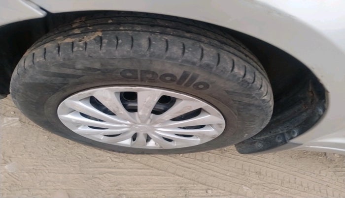 2011 Maruti Swift Dzire VXI, Petrol, Manual, 81,007 km, tyre