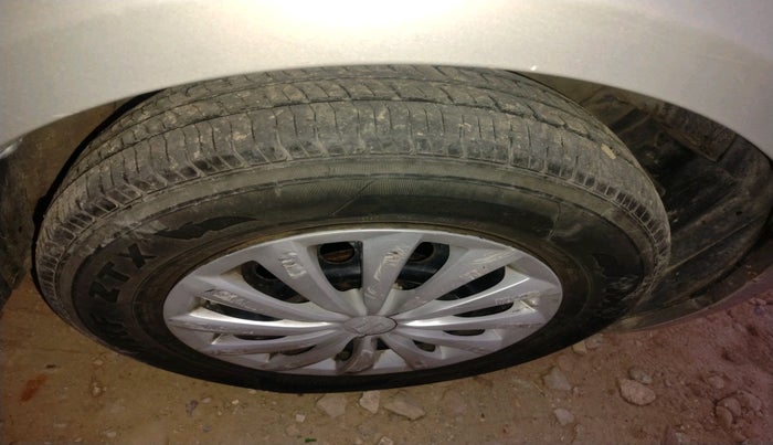 2011 Maruti Swift Dzire VXI, Petrol, Manual, 81,007 km, tyre