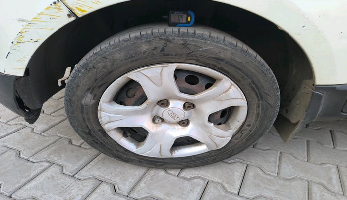 2013 Ford Ecosport TREND 1.5L DIESEL, Diesel, Manual, 2,94,748 km, tyre