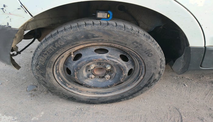 2013 Ford Ecosport TREND 1.5L DIESEL, Diesel, Manual, 2,94,748 km, tyre