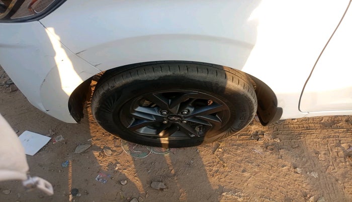 2020 Hyundai GRAND I10 NIOS SPORTZ AMT 1.2 KAPPA VTVT, Petrol, Automatic, 27,216 km, tyre