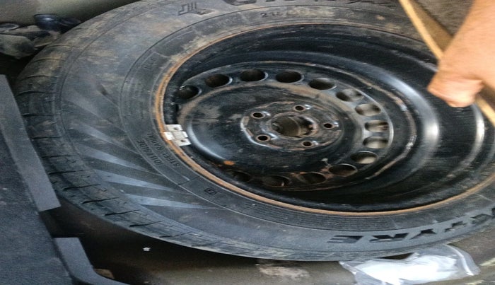 2014 Skoda Superb ELEGANCE 2.0 TDI CR AT, Diesel, Automatic, 1,50,723 km, tyre