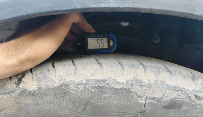 2017 Hyundai Creta SX PLUS AT 1.6 DIESEL, Diesel, Automatic, 1,00,655 km, tyre