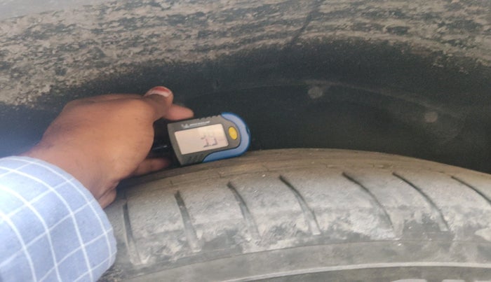 2021 MG GLOSTER SHARP 6 STR 2.0 TWIN TURBO 4WD, Diesel, Automatic, 1,32,246 km, tyre