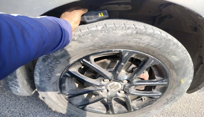 2015 Maruti Swift LXI, Petrol, Manual, 99,198 km, tyre