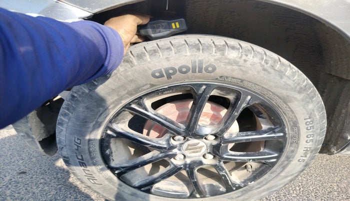 2015 Maruti Swift LXI, Petrol, Manual, 99,198 km, tyre