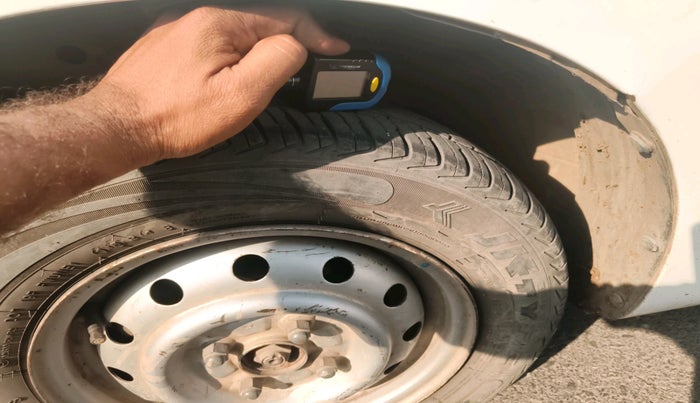 2011 Maruti Wagon R 1.0 LXI CNG, Petrol, Manual, 94,429 km, tyre