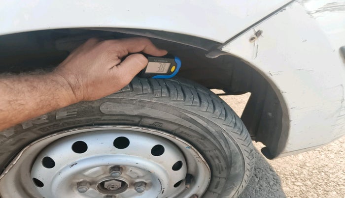 2011 Maruti Wagon R 1.0 LXI CNG, Petrol, Manual, 94,429 km, tyre