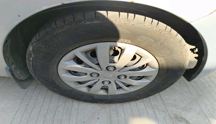 2015 Hyundai i10 SPORTZ 1.1, Petrol, Manual, 82,713 km, tyre