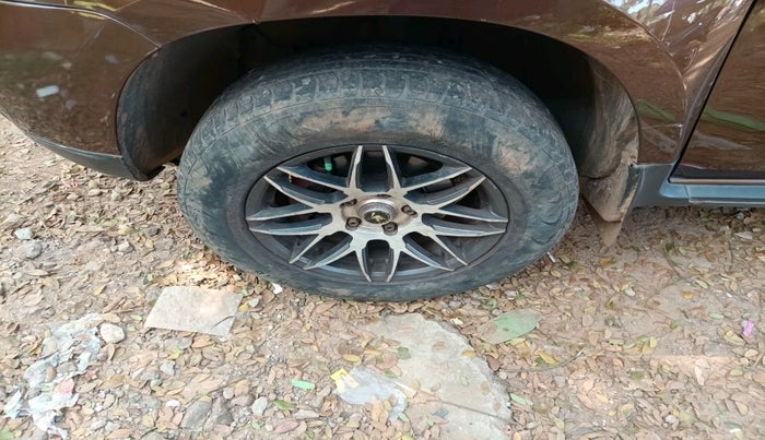 2016 Renault Duster 110 PS RXL 4X2 AMT, Diesel, Automatic, 1,05,123 km, tyre