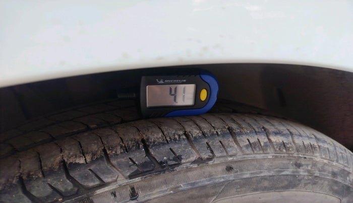 2021 Tata ALTROZ XE DIESEL, Diesel, Manual, 84,234 km, tyre