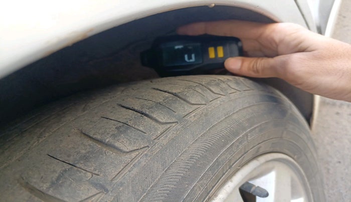 2015 Hyundai Xcent SX 1.1 CRDI, Diesel, Manual, 1,15,423 km, tyre