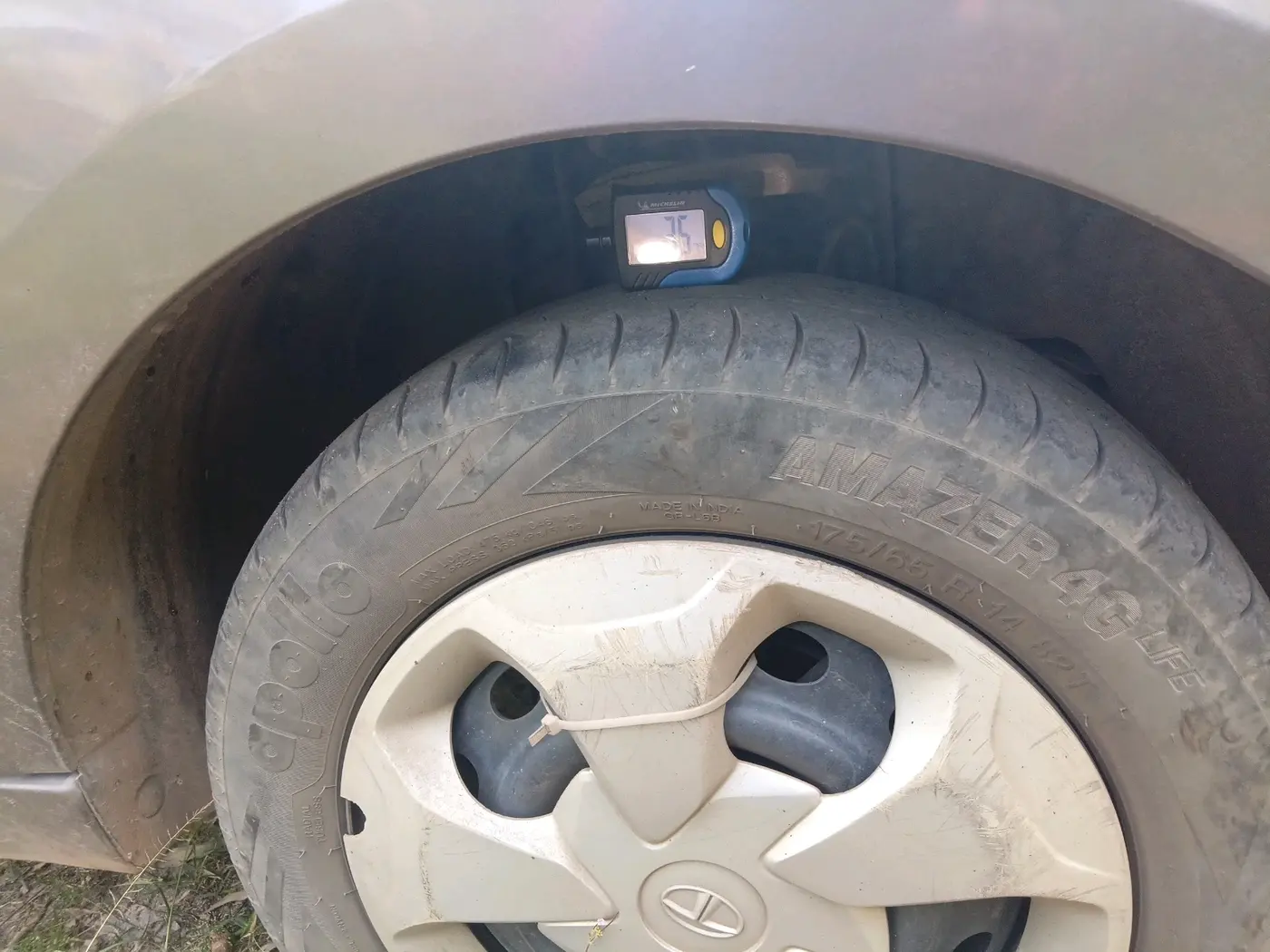 2017 Tata Tiago XZ PETROL, Petrol, Manual, 99,336 km, tyre