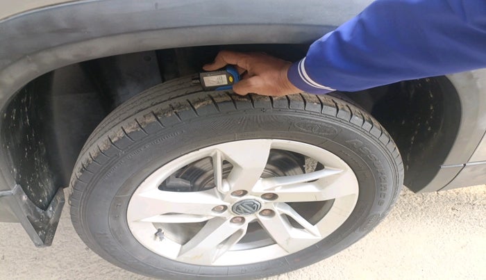 2019 MG HECTOR SUPER HYBRID 1.5 PETROL, Petrol, Manual, 43,976 km, tyre