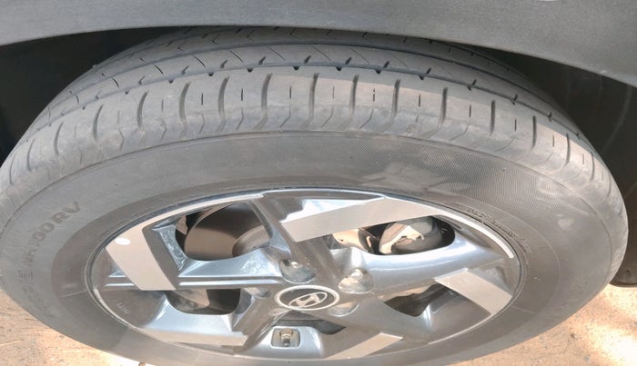 2020 Hyundai VENUE SX PLUS 1.0 TURBO DCT, Petrol, Automatic, 84,393 km, tyre