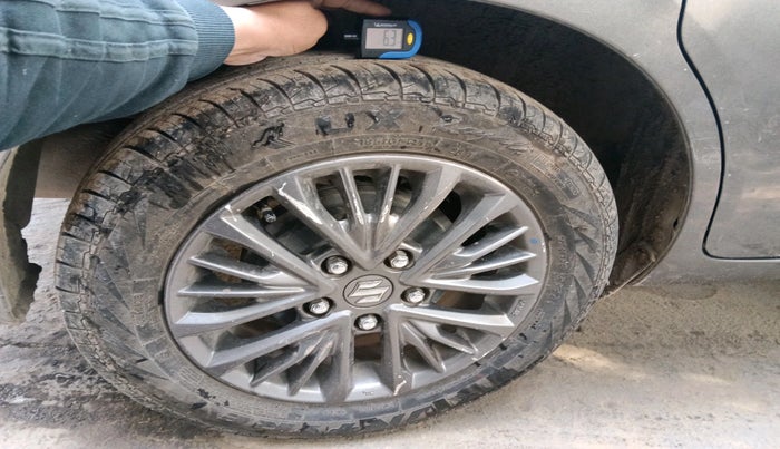 2019 Maruti Ertiga ZXI+ SHVS, Petrol, Manual, 63,040 km, tyre