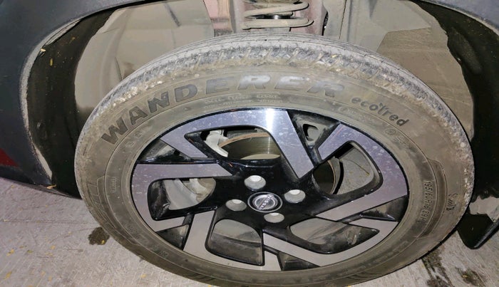 2024 Nissan MAGNITE XV PREMIUM TURBO CVT, Petrol, Automatic, 10,431 km, tyre