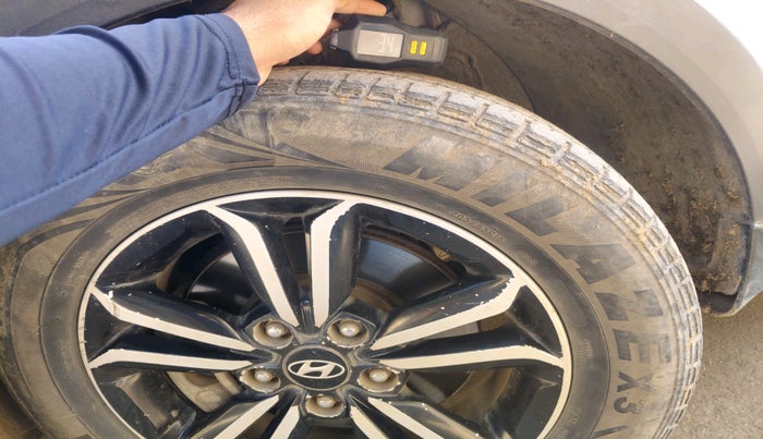 2015 Hyundai Creta SX 1.6 DIESEL, Diesel, Manual, 1,89,192 km, tyre