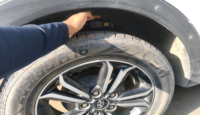 2015 Hyundai Creta SX 1.6 DIESEL, Diesel, Manual, 1,89,192 km, tyre