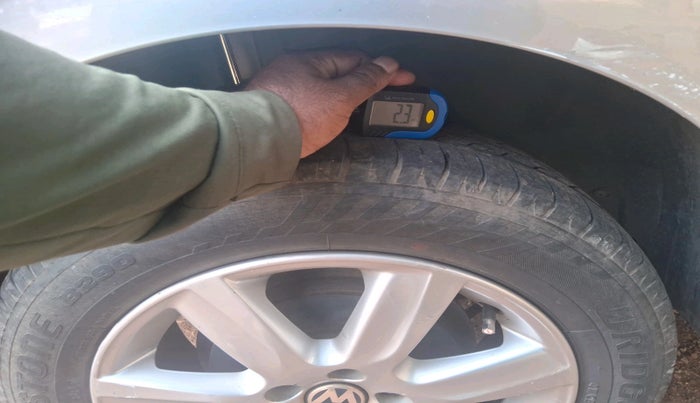 2011 Volkswagen Vento TRENDLINE DIESEL 1.6, Diesel, Manual, 90,928 km, tyre