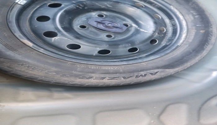 2019 Maruti Swift VXI AMT, Petrol, Automatic, 88,818 km, tyre