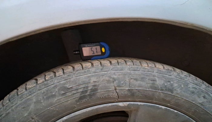 2011 Toyota Etios G, Petrol, Manual, 2,31,680 km, tyre