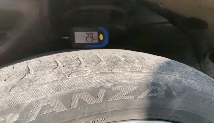 2015 Toyota Corolla Altis G CVT PETROL, Petrol, Automatic, 1,08,367 km, tyre