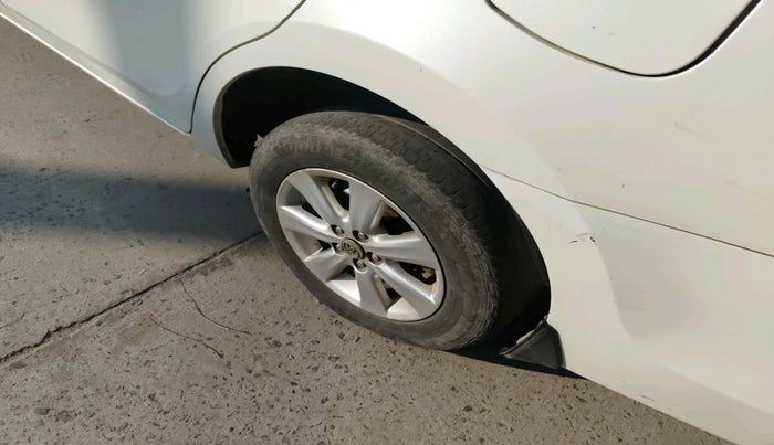 2015 Toyota Corolla Altis G CVT PETROL, Petrol, Automatic, 1,08,367 km, tyre