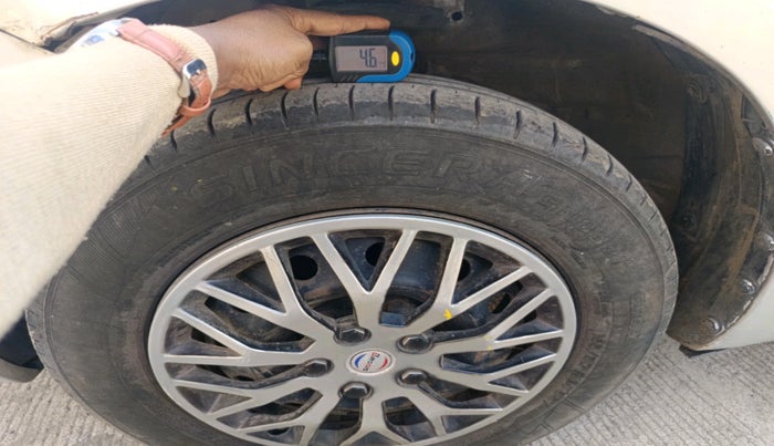 2013 Maruti Swift VXI, Petrol, Manual, 74,119 km, tyre