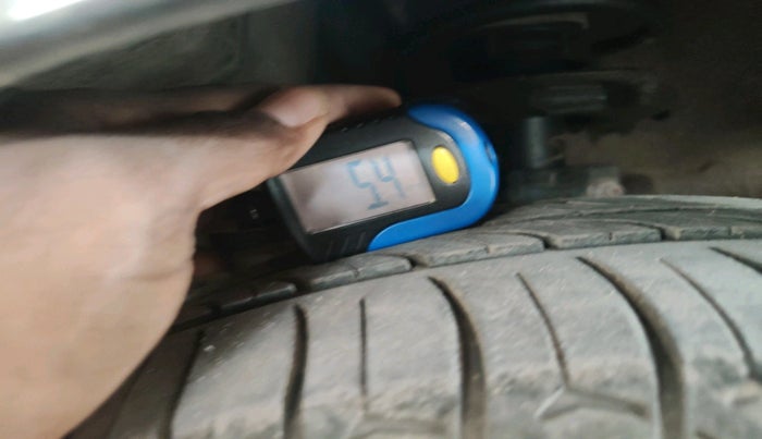 2016 Maruti Ertiga ZDI SHVS, Diesel, Manual, 1,96,237 km, tyre