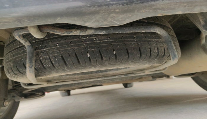 2016 Maruti Ertiga ZDI SHVS, Diesel, Manual, 1,96,237 km, tyre