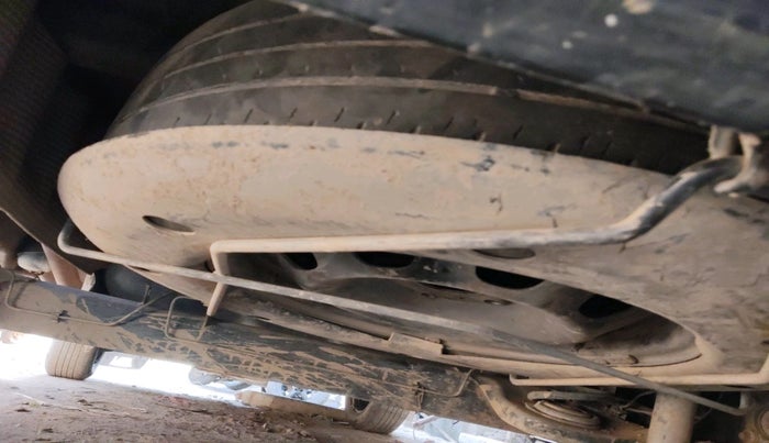 2014 Nissan Terrano XL (P), Petrol, Manual, 1,33,055 km, tyre