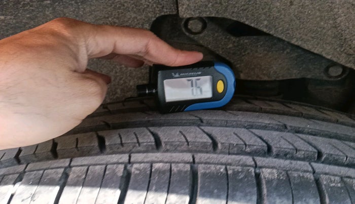 2019 Tata Harrier XM 2.0L KRYOTEC, Diesel, Manual, 1,46,525 km, tyre