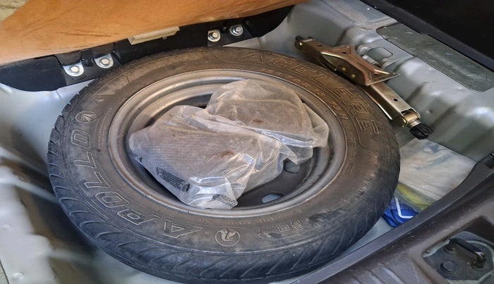 2011 Hyundai Santro Xing GL, Petrol, Manual, 49,038 km, tyre