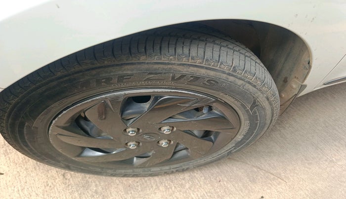 2019 Hyundai NEW SANTRO Sportz AMT SE, Petrol, Automatic, 11,501 km, tyre