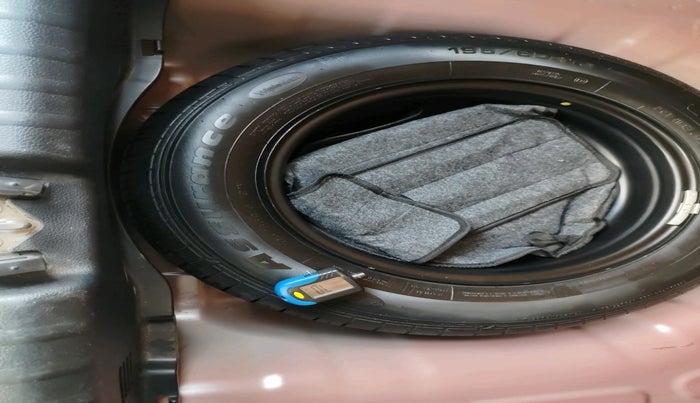 2022 KIA SONET HTX PLUS 1.5, Diesel, Manual, 27,054 km, tyre