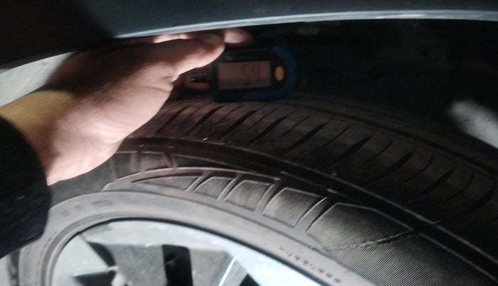 2024 KIA SONET Gravity 1.2 Petrol MT, Petrol, Manual, 12,137 km, tyre