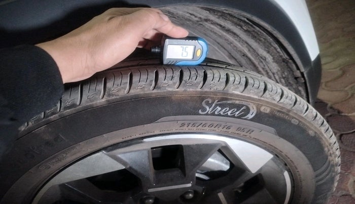 2024 KIA SONET Gravity 1.2 Petrol MT, Petrol, Manual, 12,137 km, tyre