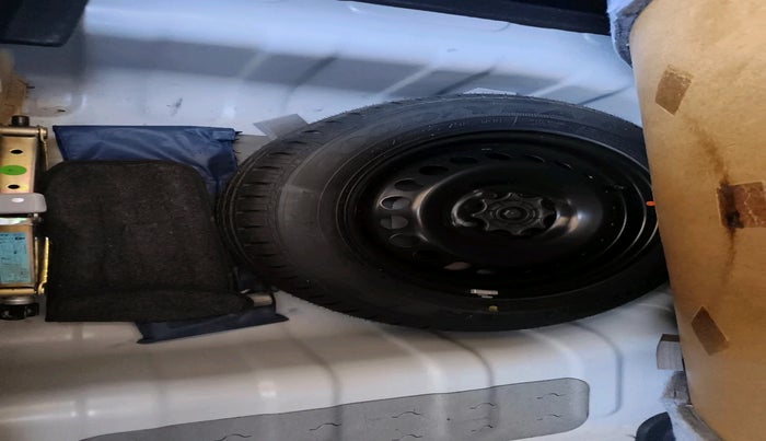 2015 Hyundai Xcent S 1.2, Petrol, Manual, 50,105 km, tyre