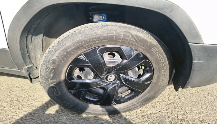 2023 Tata PUNCH ADVENTURE MT CNG , Petrol, Manual, 20,426 km, tyre