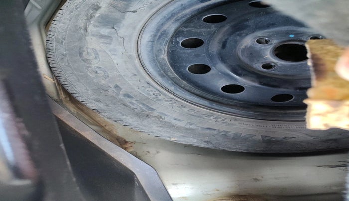 2013 Maruti Swift VDI, Diesel, Manual, 69,508 km, tyre