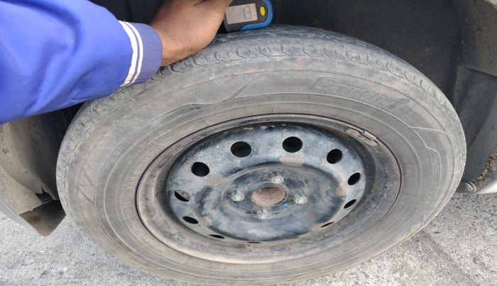 2013 Maruti Swift VDI, Diesel, Manual, 69,508 km, tyre