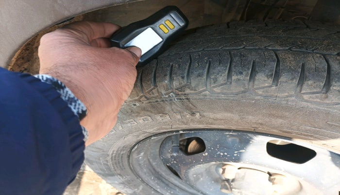 2022 Renault TRIBER RXE MT, Petrol, Manual, 94,999 km, tyre