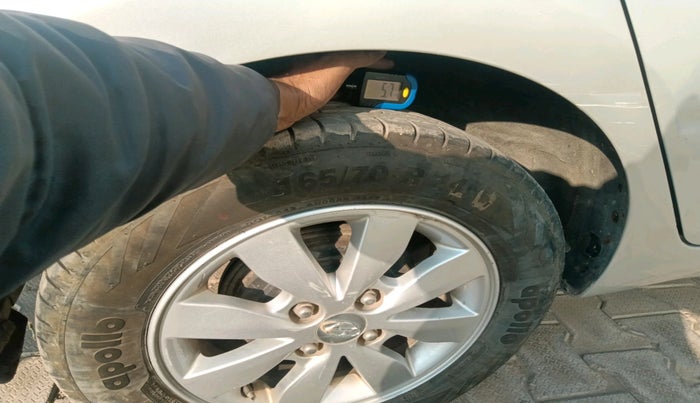 2015 Hyundai Xcent SX 1.1 CRDI, Diesel, Manual, 1,30,050 km, tyre