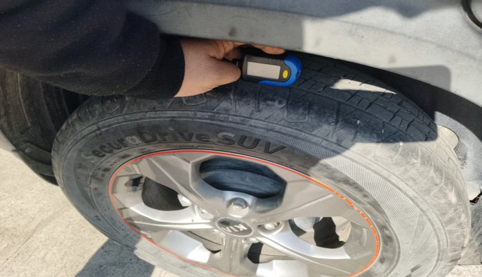 2020 KIA SELTOS HTK PLUS 1.5, Petrol, Manual, 38,851 km, tyre