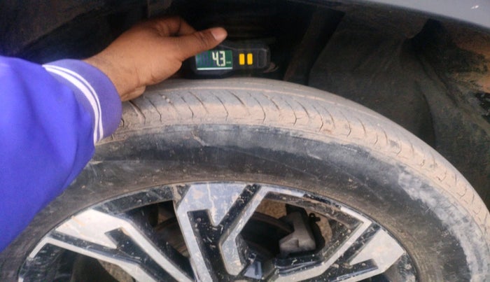 2023 Renault Kiger RXZ MT, Petrol, Manual, 24,940 km, tyre